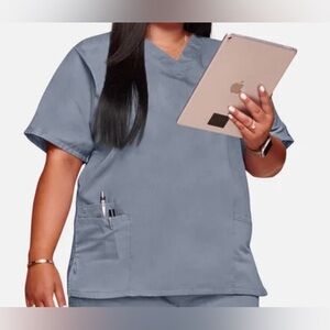 Cherokee Workwear Originals
Women's 3-Pocket Dolman V-Neck Scrub Top
Size Small